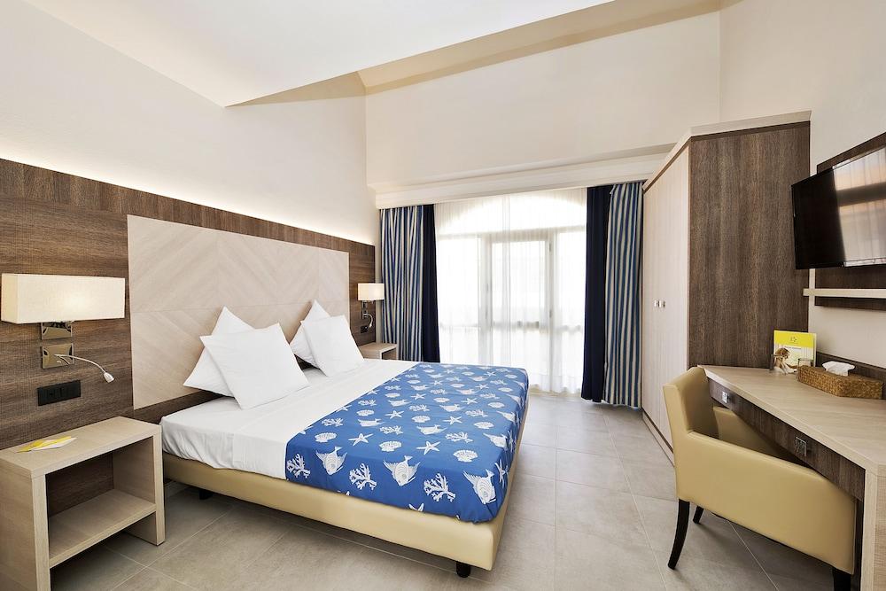 Tui Magic Life Calabria Hotel Pizzo Kültér fotó